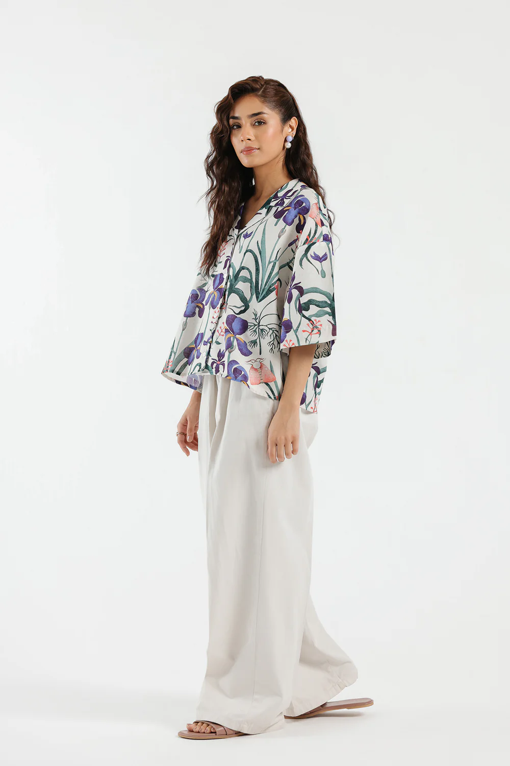 White Floral Print Cropped Shirt - Image 4