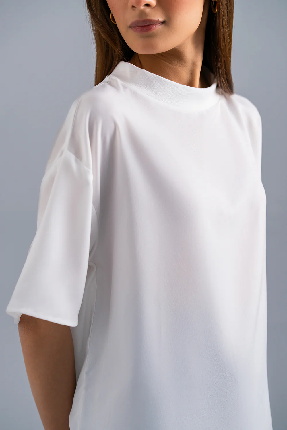 "Women's white solid ban round neck top in viscose fabric – minimalist 1-piece wardrobe essential"