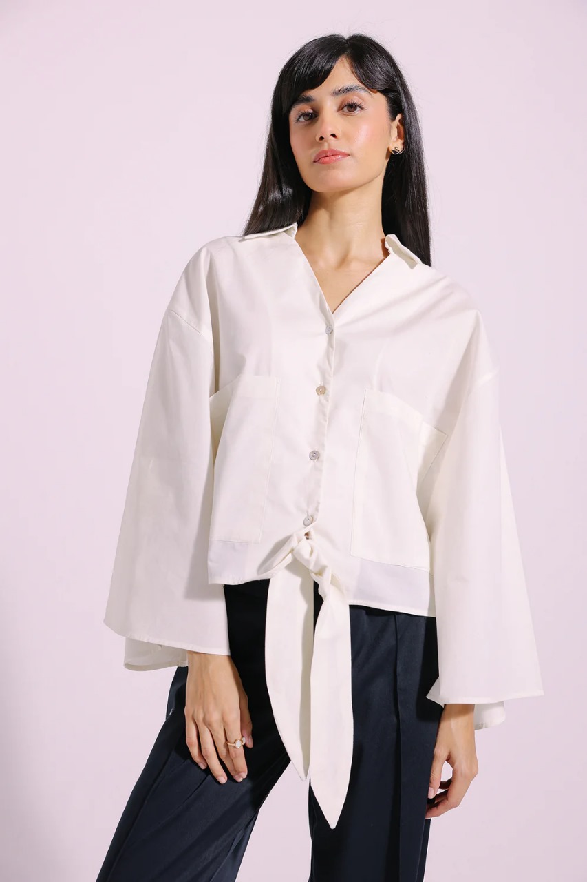 Chic women’s shirt with front tie detail and pockets